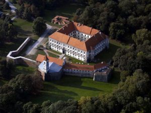 Dvorci Sjeverne Hrvatske kao jedinstveni turističko-kulturni proizvod